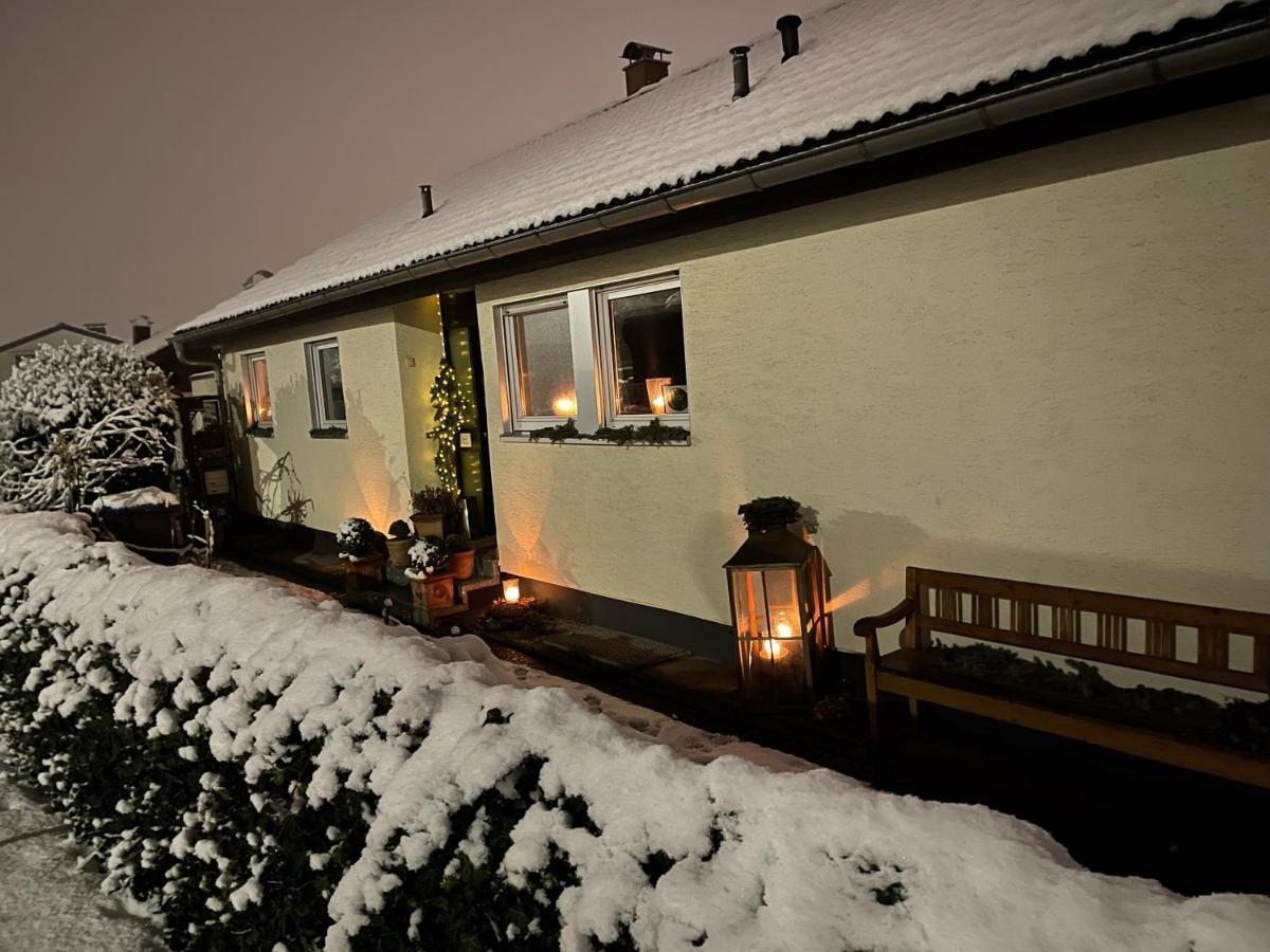 Appartement Region Esslingen - Nähe Messe - Flughafen - Stuttgart - Wohnen und Arbeiten auf Zeit in 120m2 Wohlfühlatmosphäre - ab 3 Übernachtungen - geeignet für 4 Personen - Beistellbett möglich - Kinder und Tiere willkommen - Garage für e-bikes Altbach Exterior foto